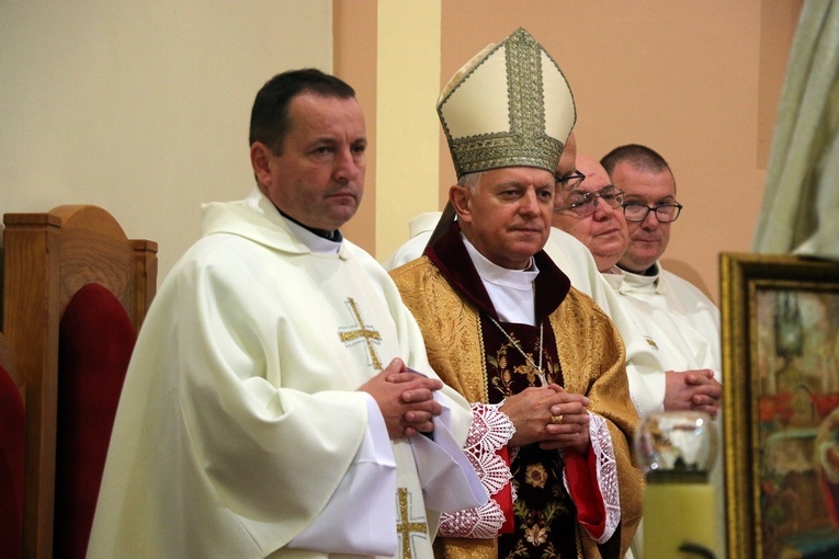 Wprowadzenie relikwii bł. Jakuba Strzemię i zakończenie roku jubileuszowego w Obornikach Śląskich