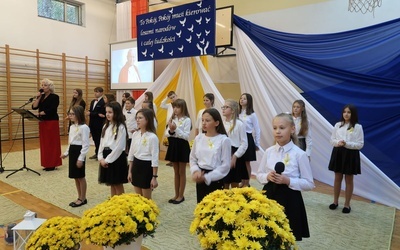 Montaż słowno-muzyczny w wykonaniu dzieci.