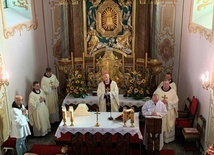 Rocznicowa Msza św. w sanktuarium Matki Bożej Śnieżnej.