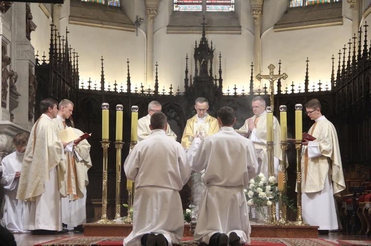 Tarnów. Stypendyści Fundacji im. Arcybiskupa Jerzego Ablewicza