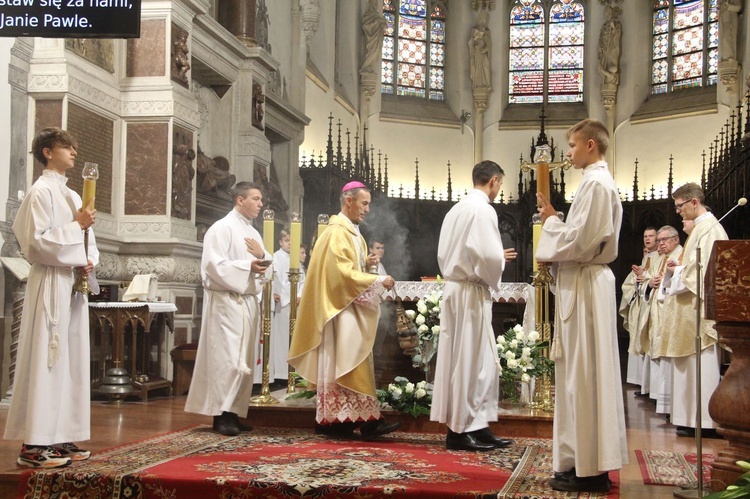 Tarnów. Stypendyści Fundacji im. Arcybiskupa Jerzego Ablewicza