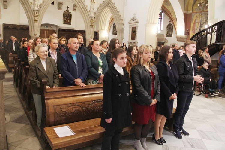 Tarnów. Stypendyści Fundacji im. Arcybiskupa Jerzego Ablewicza