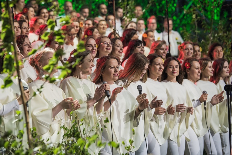 Ponad 1000 artystów, 350 piosenek w ciągu 20 lat. „Piosenki brzmią tu inaczej”