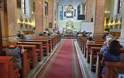 	Nabożeństwo w kościele  pw. św. Franciszka z Asyżu  w Pieńsku.