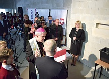 Bp Krzysztof Nitkiewicz pomodlił się w intencji zgromadzonych i prowadzonego przedsięwzięcia. 