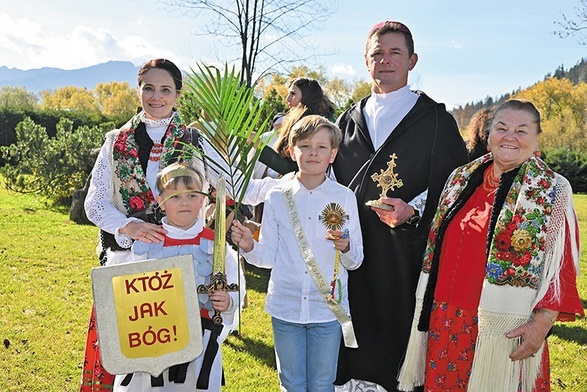 W wielu góralskich rodzinach wszyscy członkowie byli zaangażowani  w korowód.