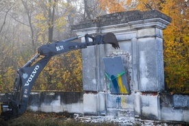 Cztery pomniki Armii Czerwonej są demontowane