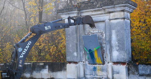 Cztery pomniki Armii Czerwonej są demontowane