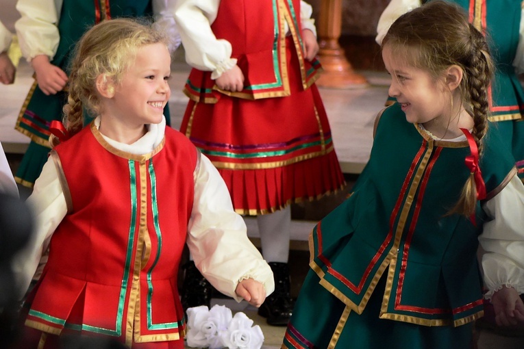 Olsztyn. 25-lecie Katolickiego Zespołu Edukacyjnego im. Świętej Rodziny