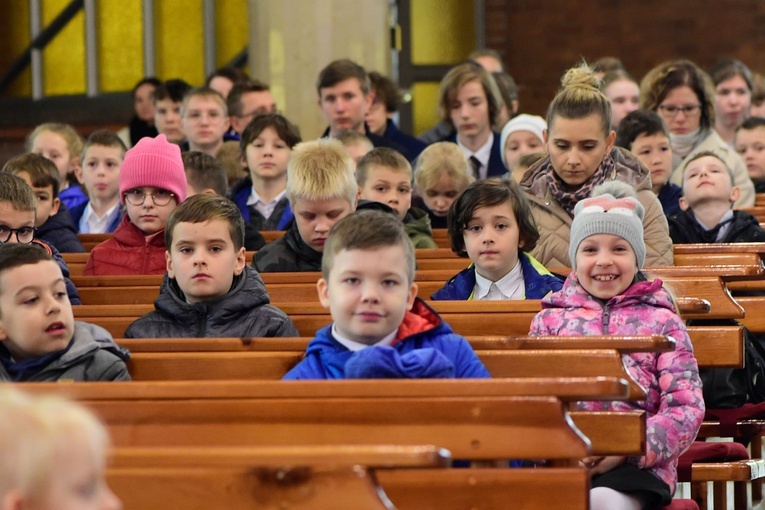 Olsztyn. 25-lecie Katolickiego Zespołu Edukacyjnego im. Świętej Rodziny