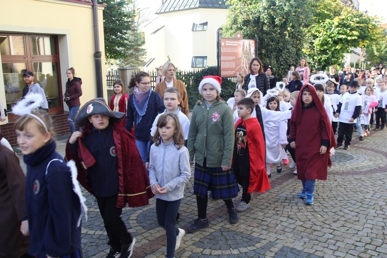 Polkowickich świętych obcowanie