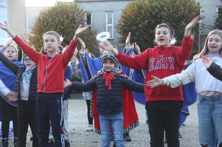 ​Bal Wszystkich Świętych w Sławnie