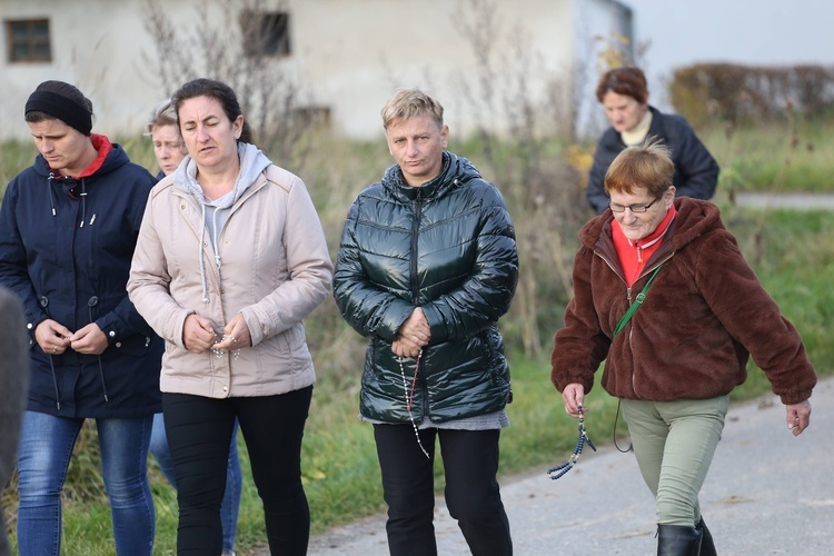 Procesja różańcowa w Brzozowej