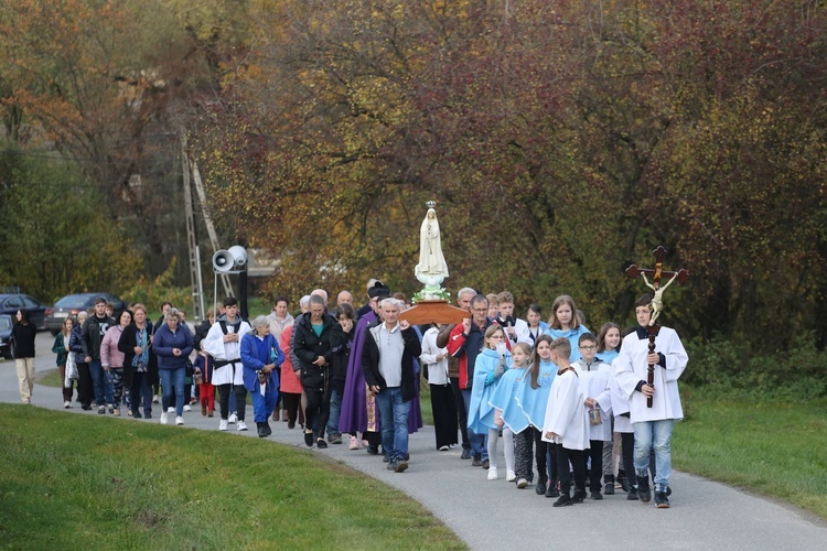 Procesja różańcowa w Brzozowej