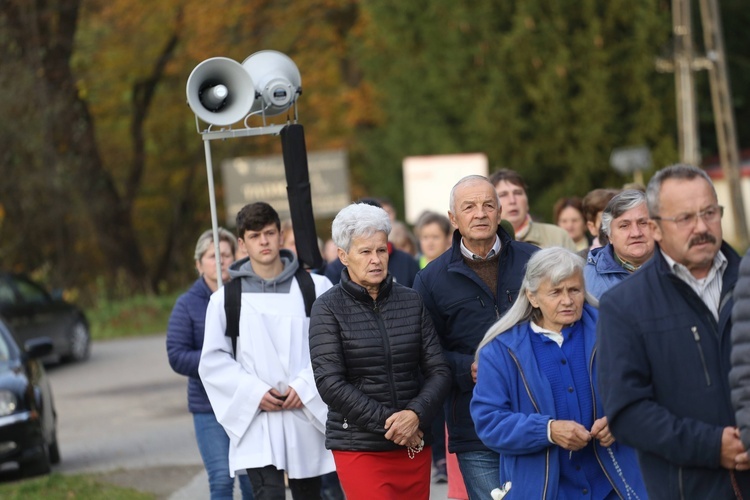 Procesja różańcowa w Brzozowej