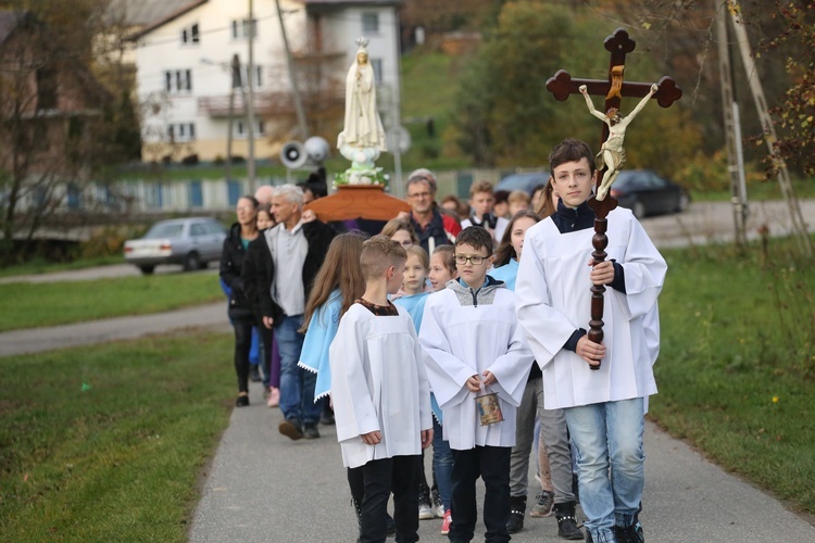 Procesja różańcowa w Brzozowej