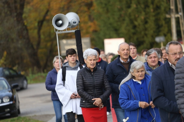 Procesja różańcowa w Brzozowej