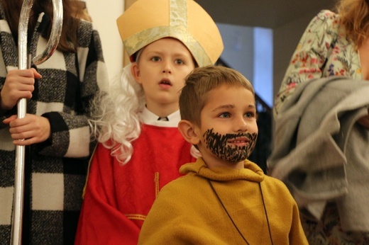 Bal Wszystkich Świętych w zamku w Oleśnicy