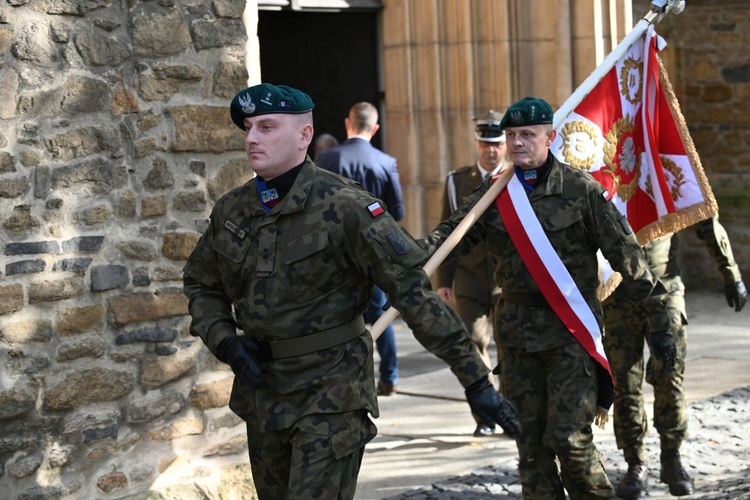 Strzegom. Odsłonięcie pomnika ofiar katastrofy smoleńskiej