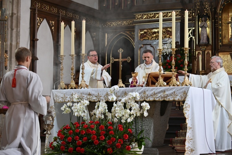 Strzegom. Odsłonięcie pomnika ofiar katastrofy smoleńskiej