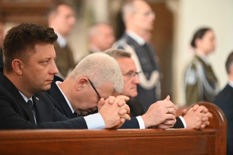 Strzegom. Odsłonięcie pomnika ofiar katastrofy smoleńskiej