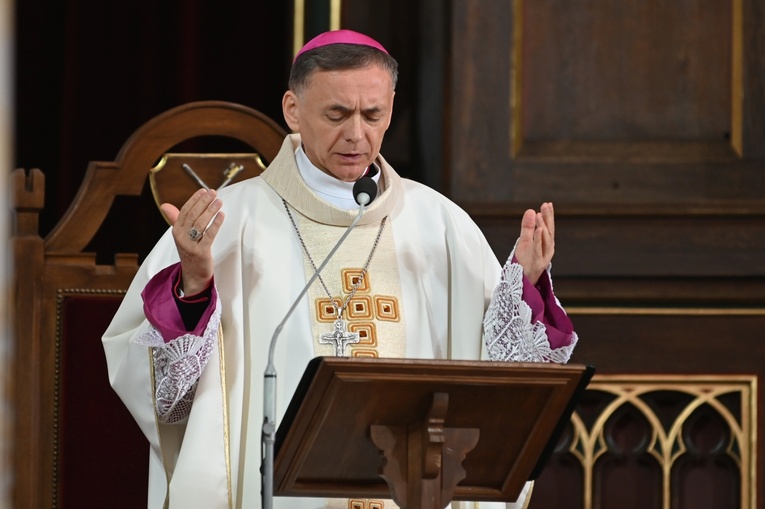 Strzegom. Odsłonięcie pomnika ofiar katastrofy smoleńskiej