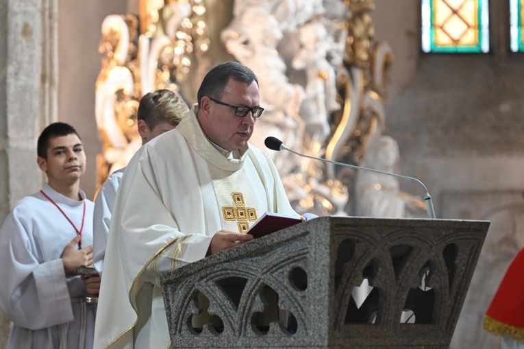 Strzegom. Odsłonięcie pomnika ofiar katastrofy smoleńskiej