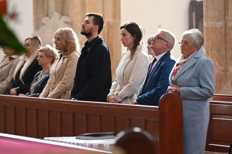 Strzegom. Odsłonięcie pomnika ofiar katastrofy smoleńskiej