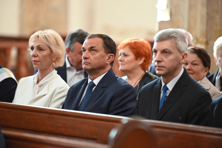 Strzegom. Odsłonięcie pomnika ofiar katastrofy smoleńskiej