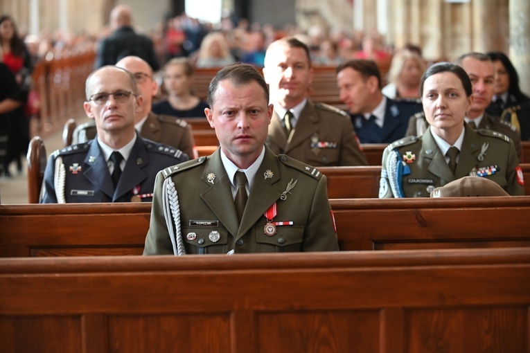 Strzegom. Odsłonięcie pomnika ofiar katastrofy smoleńskiej