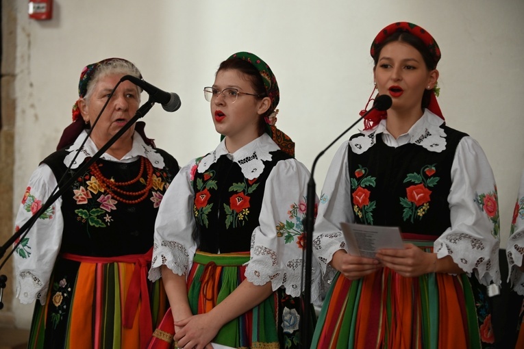 Strzegom. Odsłonięcie pomnika ofiar katastrofy smoleńskiej