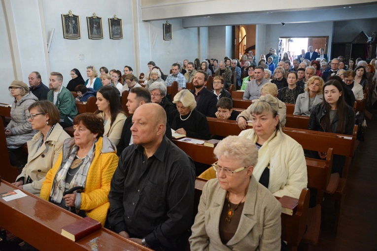 Wprowadzenie relikwii bł. Carla Acutisa do parafii katedralnej w Opolu