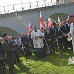 Strzegom. Odsłonięcie pomnika ofiar katastrofy smoleńskiej