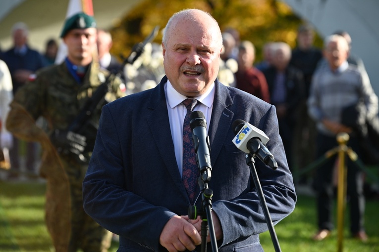 Strzegom. Odsłonięcie pomnika ofiar katastrofy smoleńskiej