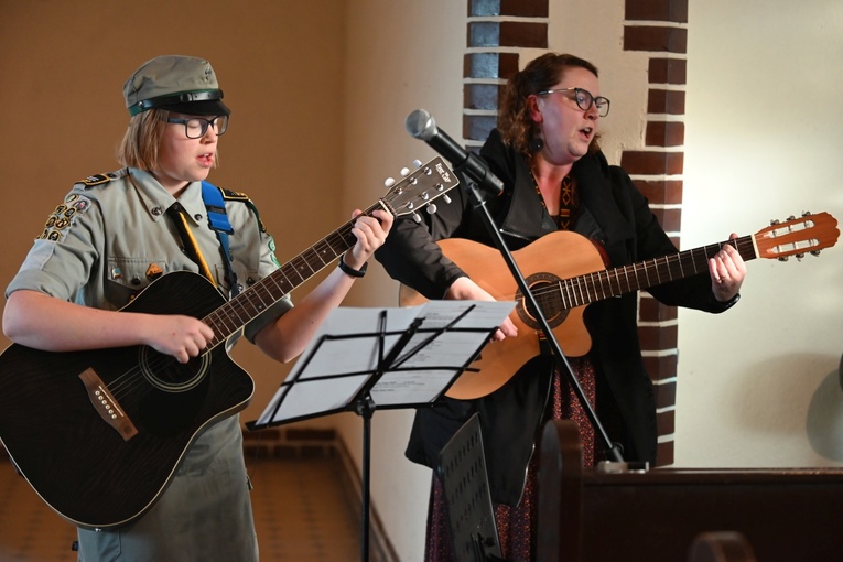 Świdnica. Wspominali zmarłych harcerzy i instruktorów
