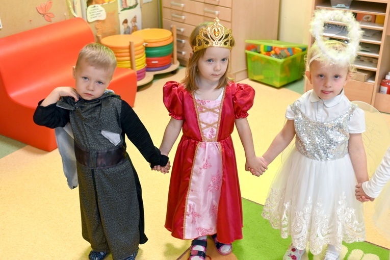 Święci w przedszkolu sióstr prezentek