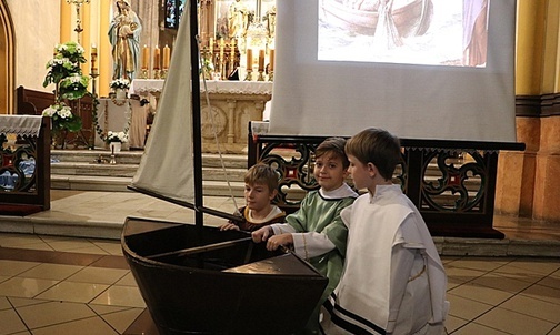 Niedziele różańcowe ze świętymi