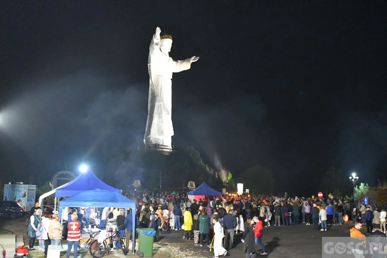 Świebodzin. Bal i Marsz Świętych ze Świętymi