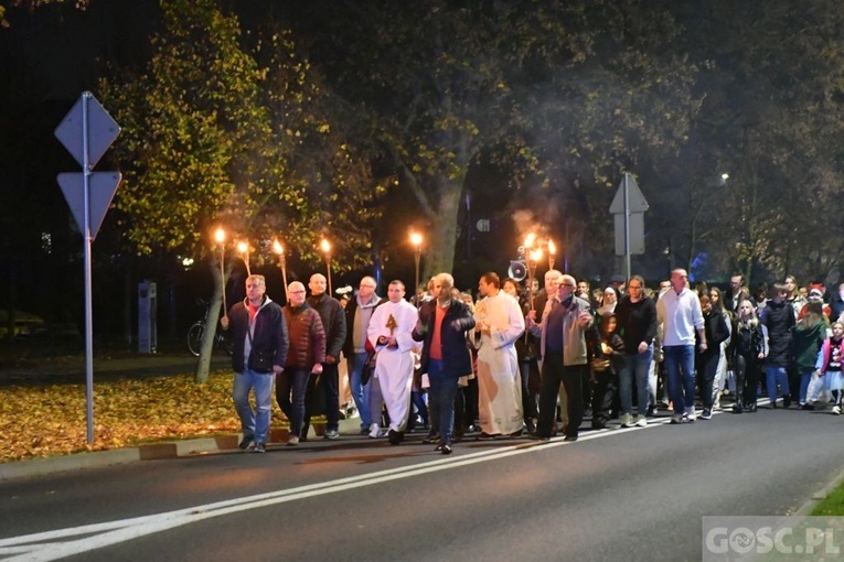 Świebodzin. Bal i Marsz Świętych ze Świętymi