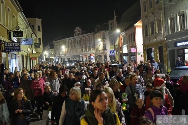 Świebodzin. Bal i Marsz Świętych ze Świętymi
