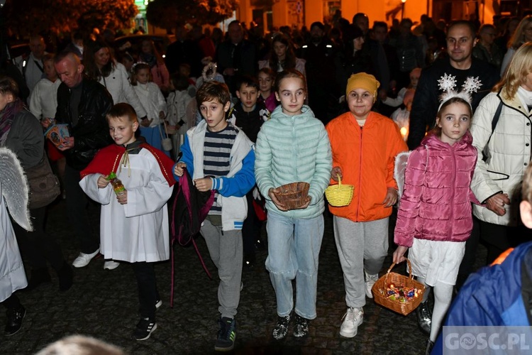 Świebodzin. Bal i Marsz Świętych ze Świętymi