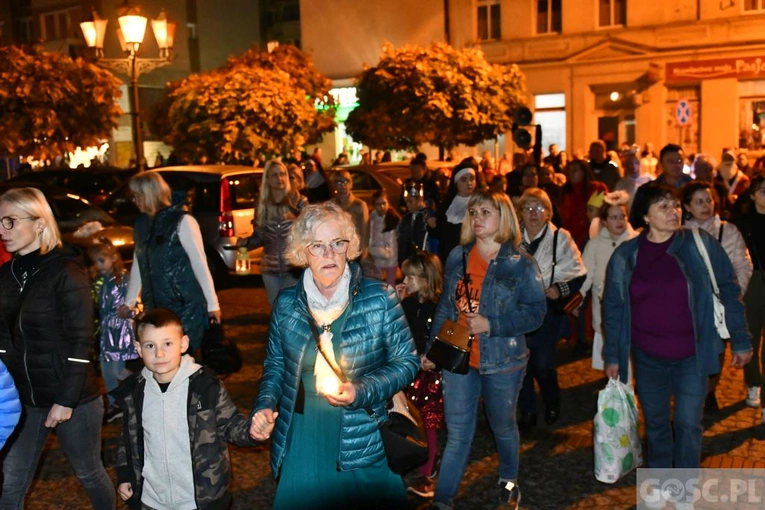 Świebodzin. Bal i Marsz Świętych ze Świętymi