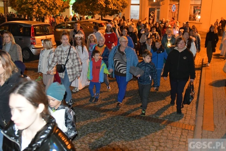 Świebodzin. Bal i Marsz Świętych ze Świętymi