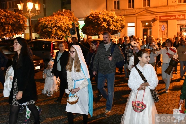 Świebodzin. Bal i Marsz Świętych ze Świętymi