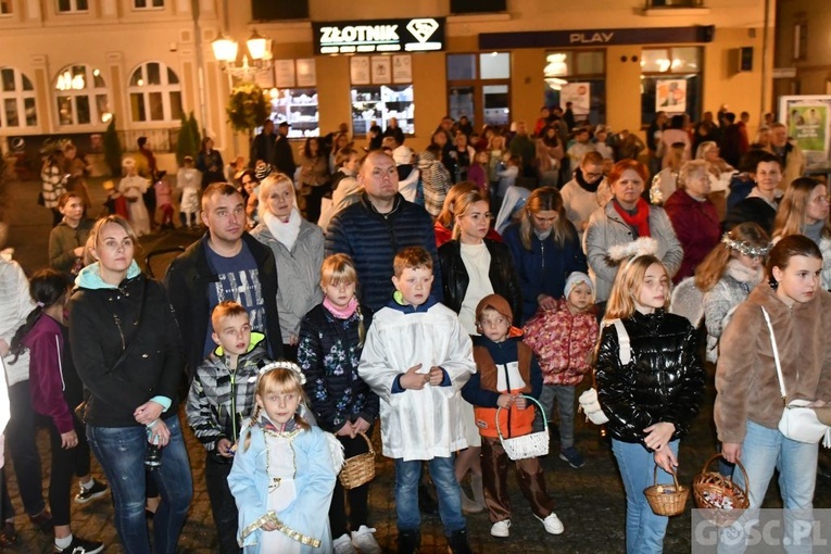 Świebodzin. Bal i Marsz Świętych ze Świętymi
