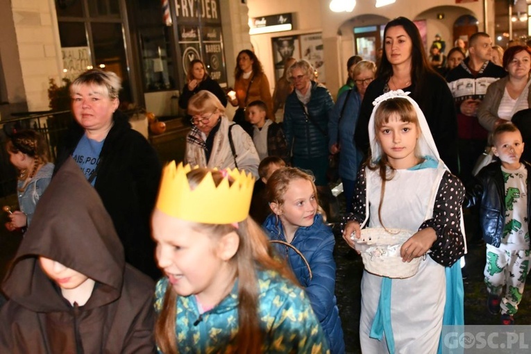 Świebodzin. Bal i Marsz Świętych ze Świętymi
