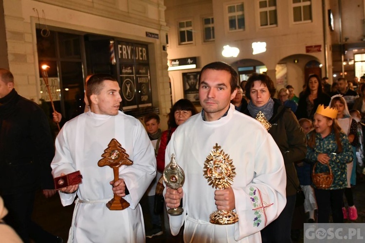 Świebodzin. Bal i Marsz Świętych ze Świętymi