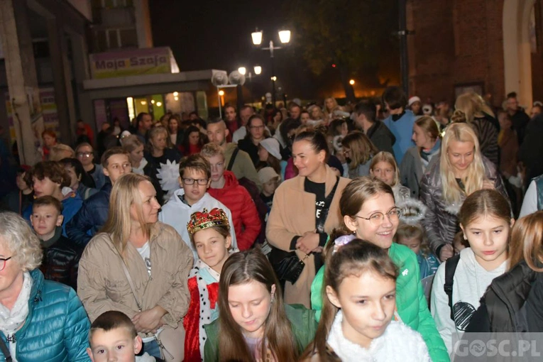 Świebodzin. Bal i Marsz Świętych ze Świętymi