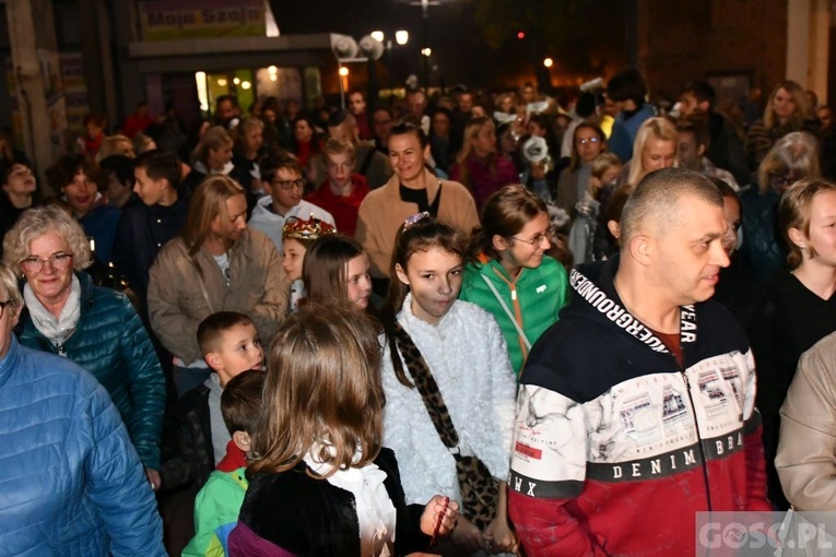 Świebodzin. Bal i Marsz Świętych ze Świętymi
