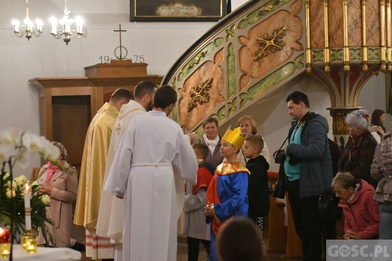 Świebodzin. Bal i Marsz Świętych ze Świętymi
